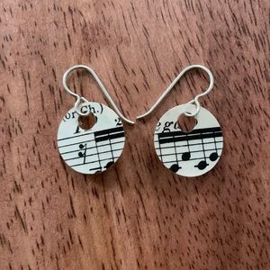 Music earrings